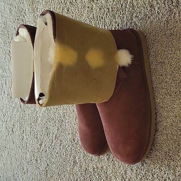 UGG Koolaburra - Picture 3 of 4